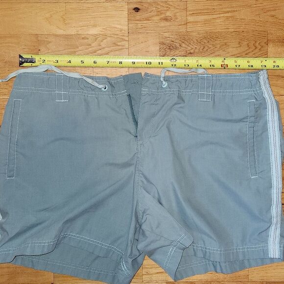 St. Johns Bay Green Shorts Women's XL Polyester Cotton Button Zipper Closure - Picture 8 of 8